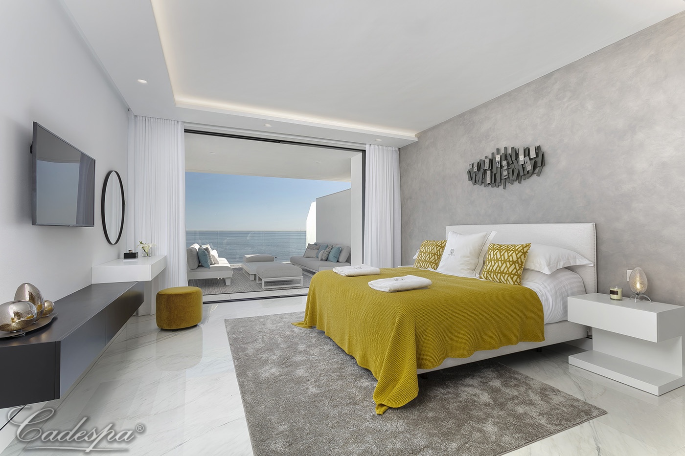 Новая квартира - дуплекс с 4 спальнями на первой линии пляжа