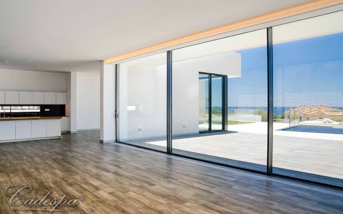 Дизайнерская вилла с панорамным видом на море в Бенидорме