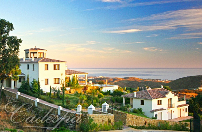 Красивая вилла с панорамным видом на море в урбанизации Marbella Club Golf Resort